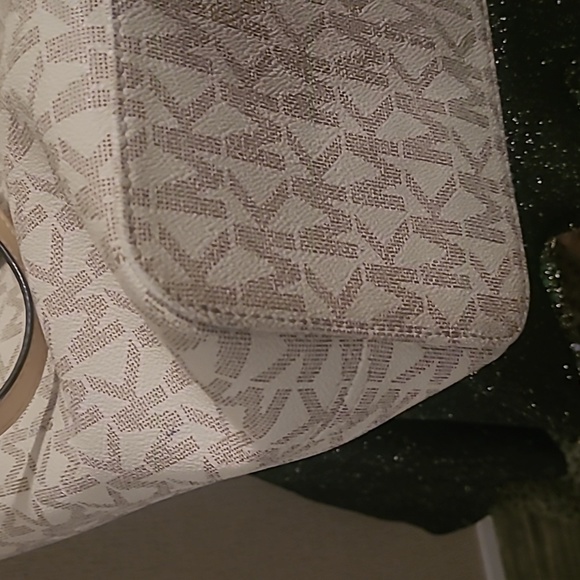 Michael Kors Jet Set Travel Medium Top Zip Multifunction Tote - Picture 14 of 15